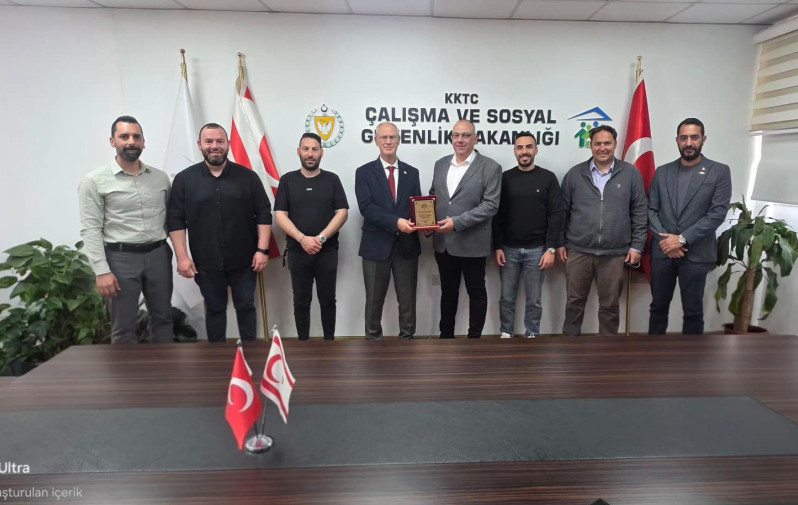 BAKAN HASİPOĞLU ELEKTRİK M&Uuml;TEAHHİTLERİ BİRLİĞİ YETKİLİLERİ İLE BİRARAYA GELDİ